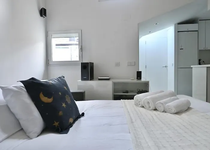 For You Rentals Apartamento Temporal Con Encanto A Pocos Metros Del Sol Myr13